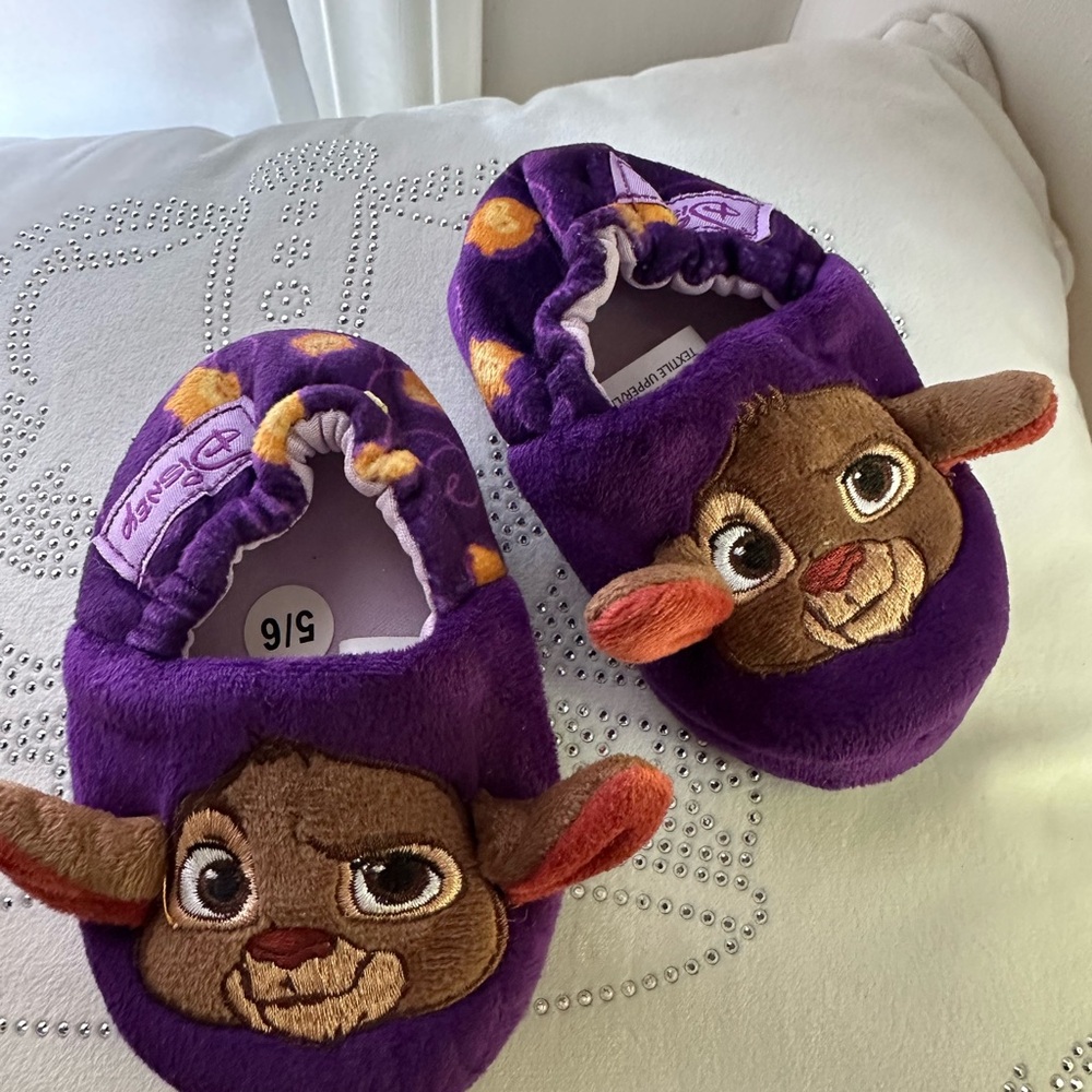 DISNEY "WISH" SLIPPERS VALENTINO PET GOAT PLUSH 3D SIZE 5/6
